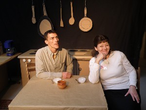 décor de la cuisine, un couple au chômage