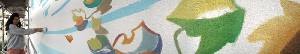 sur le mur