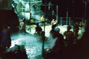 Sources d'eau chaude en pleine nature